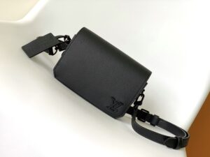 M82085