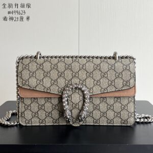499623杏色